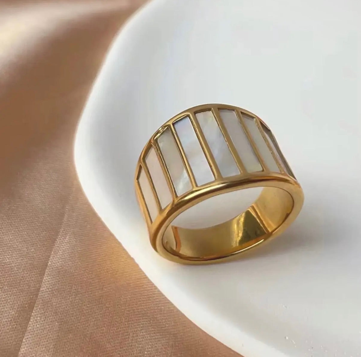 Kelly Mother of Pearl Ring