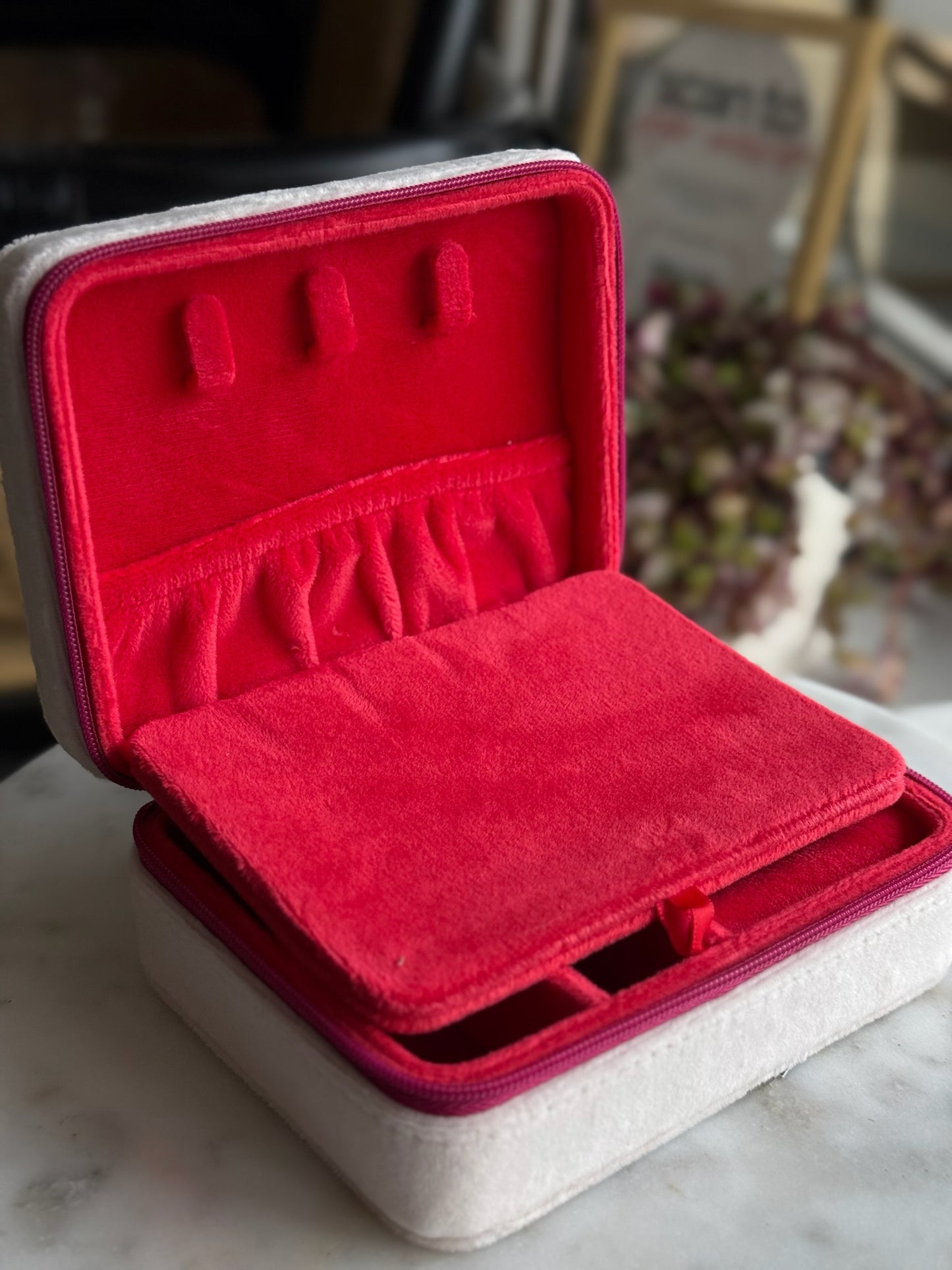 Queen of Hearts Jewelry Zip Case