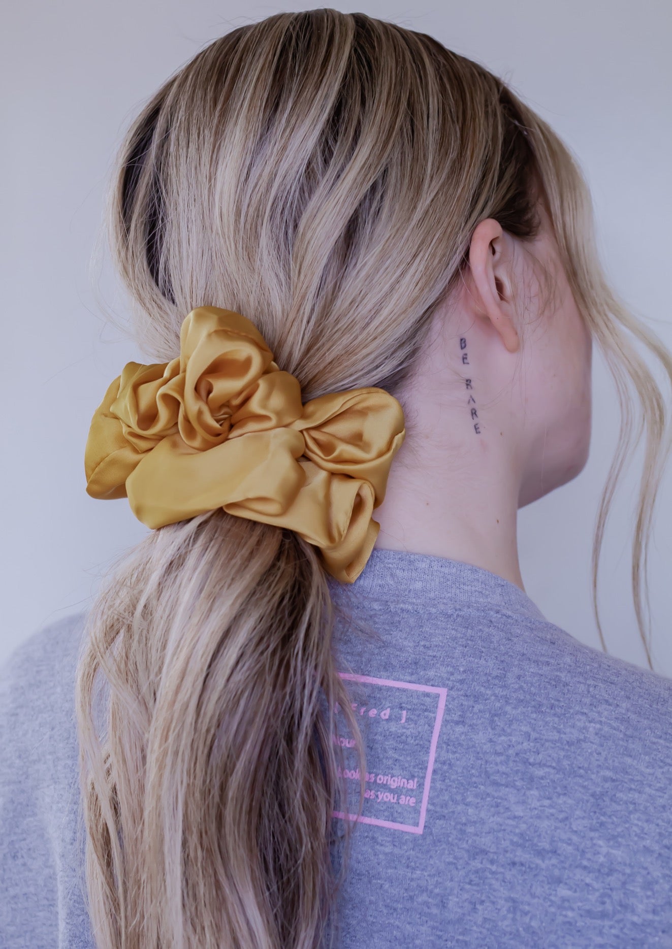 Silk Jumbo Scrunchie *Gold*