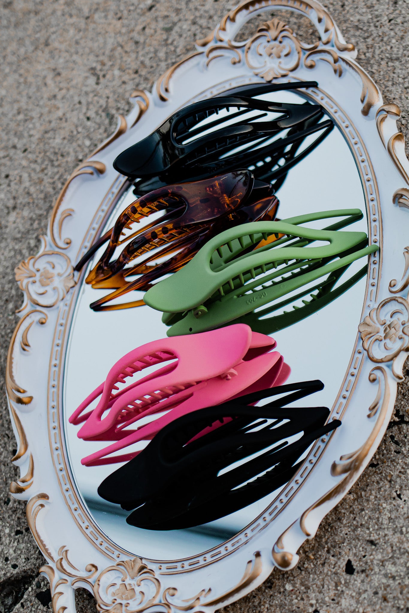 The Jumbo Classed Up Aligator Clip *6 Color Options*