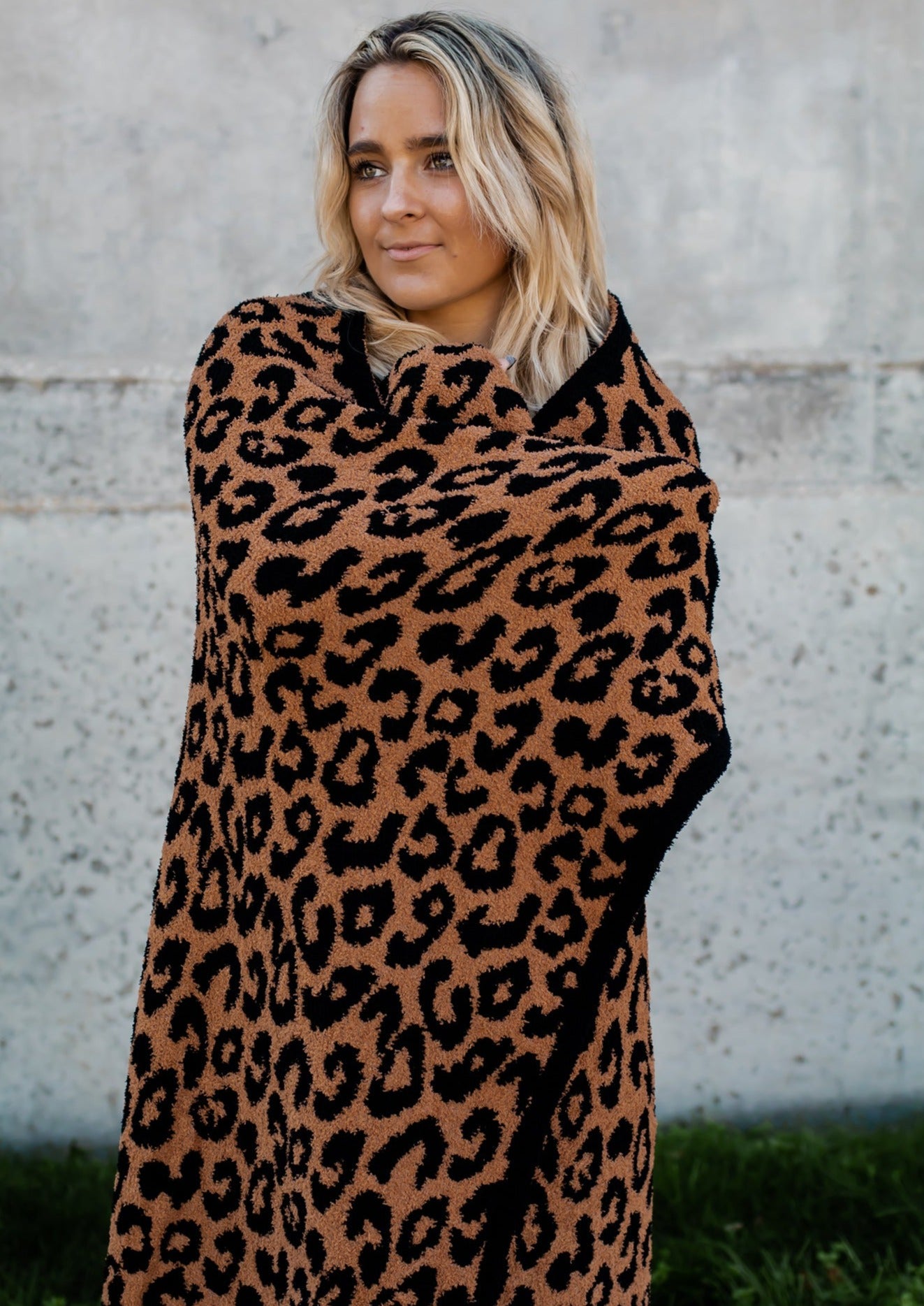 Comfy Luxe Leopard Blanket - Black & Burnt Orange