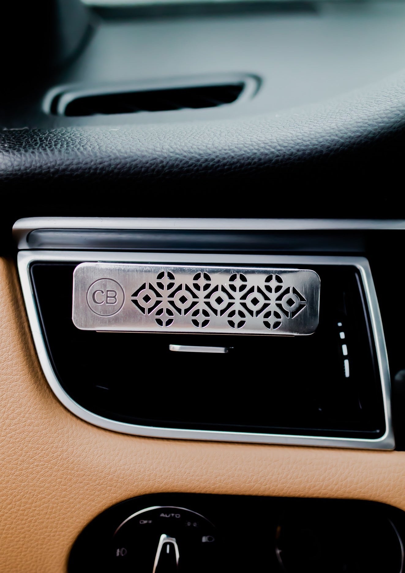 Volcano Car Diffuser + Refill - Capri Blue *2 Options*