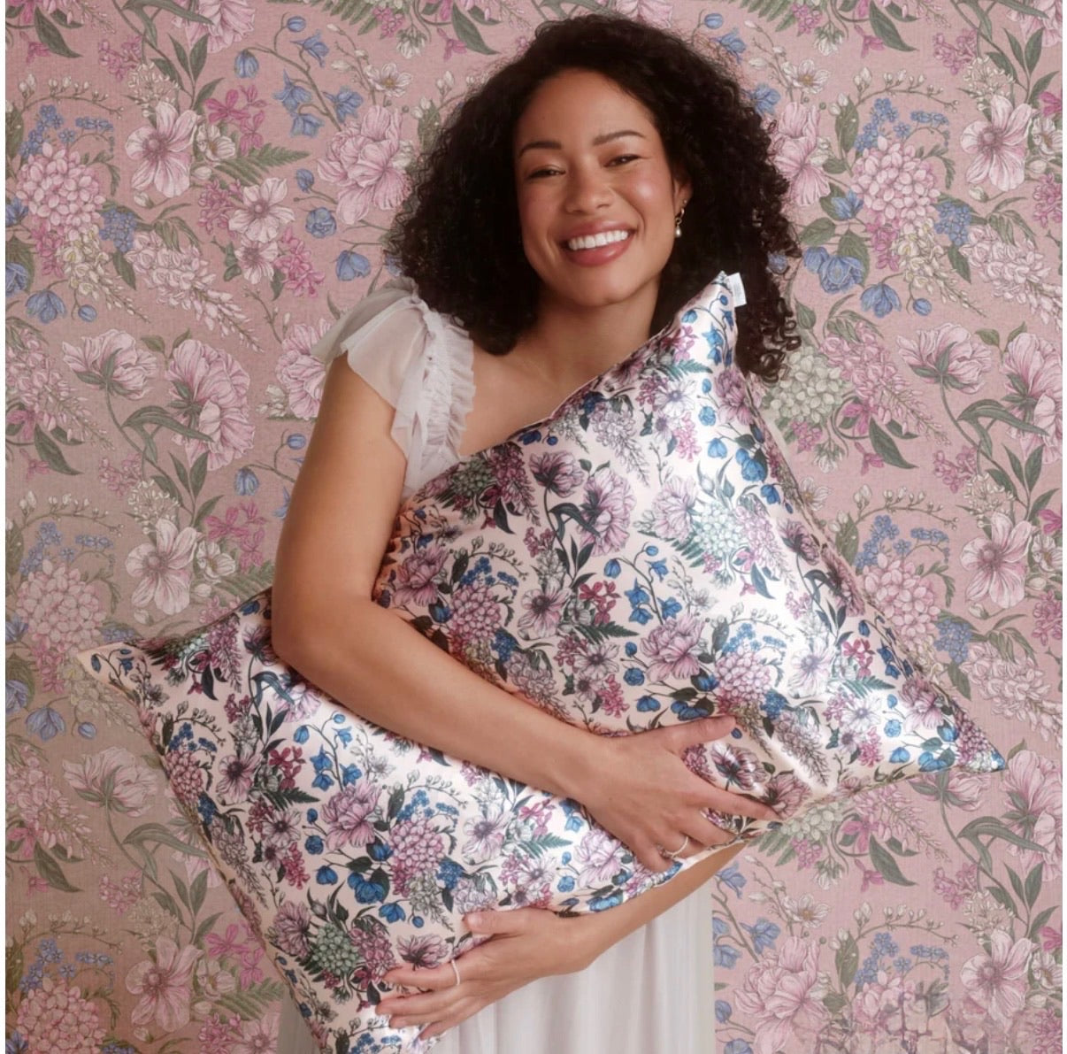 Bridgerton x Kitsch Satin Pillowcase - * 2 Options *
