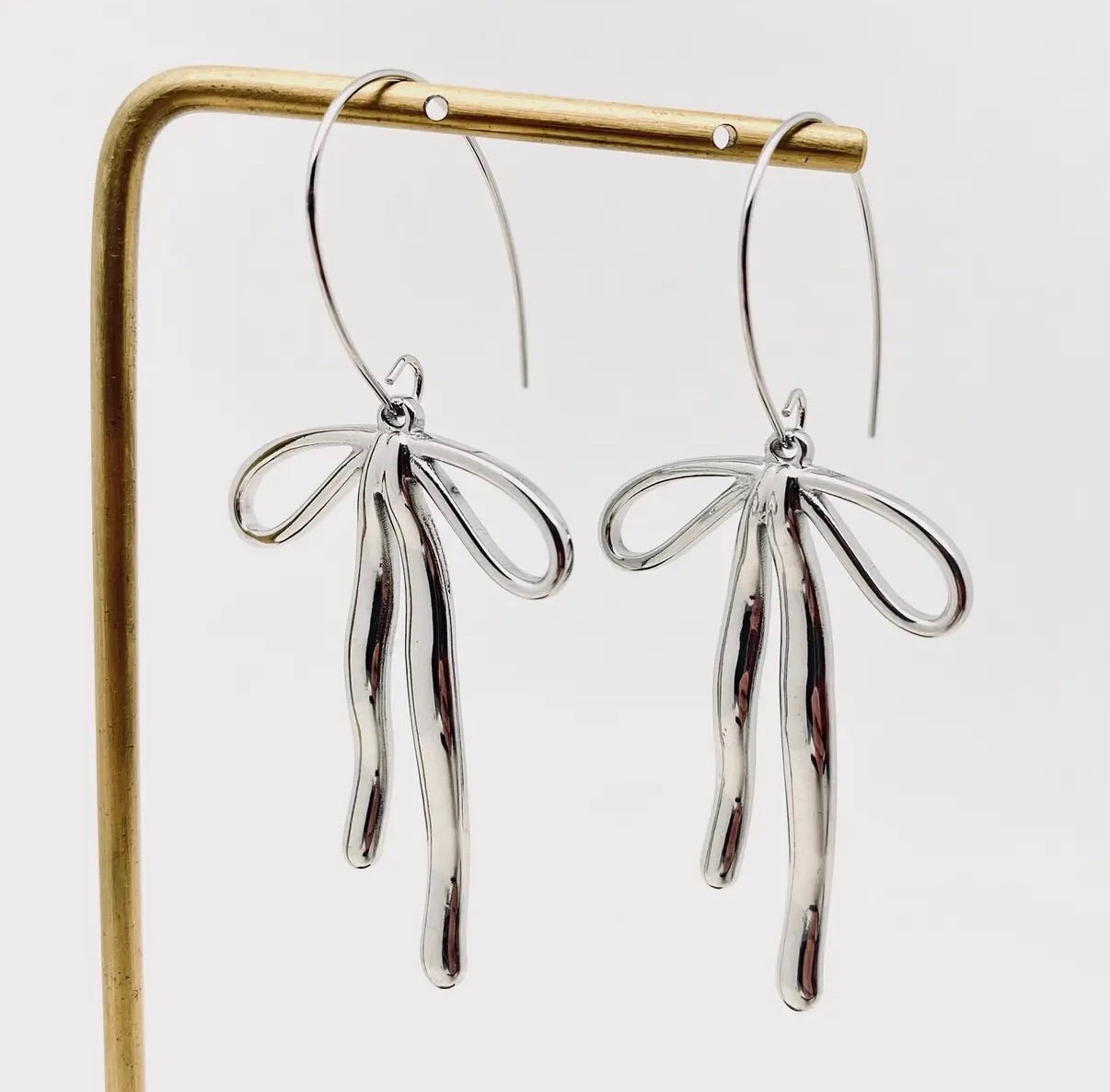 Bow Dangle Earrings - * 2 Colors *