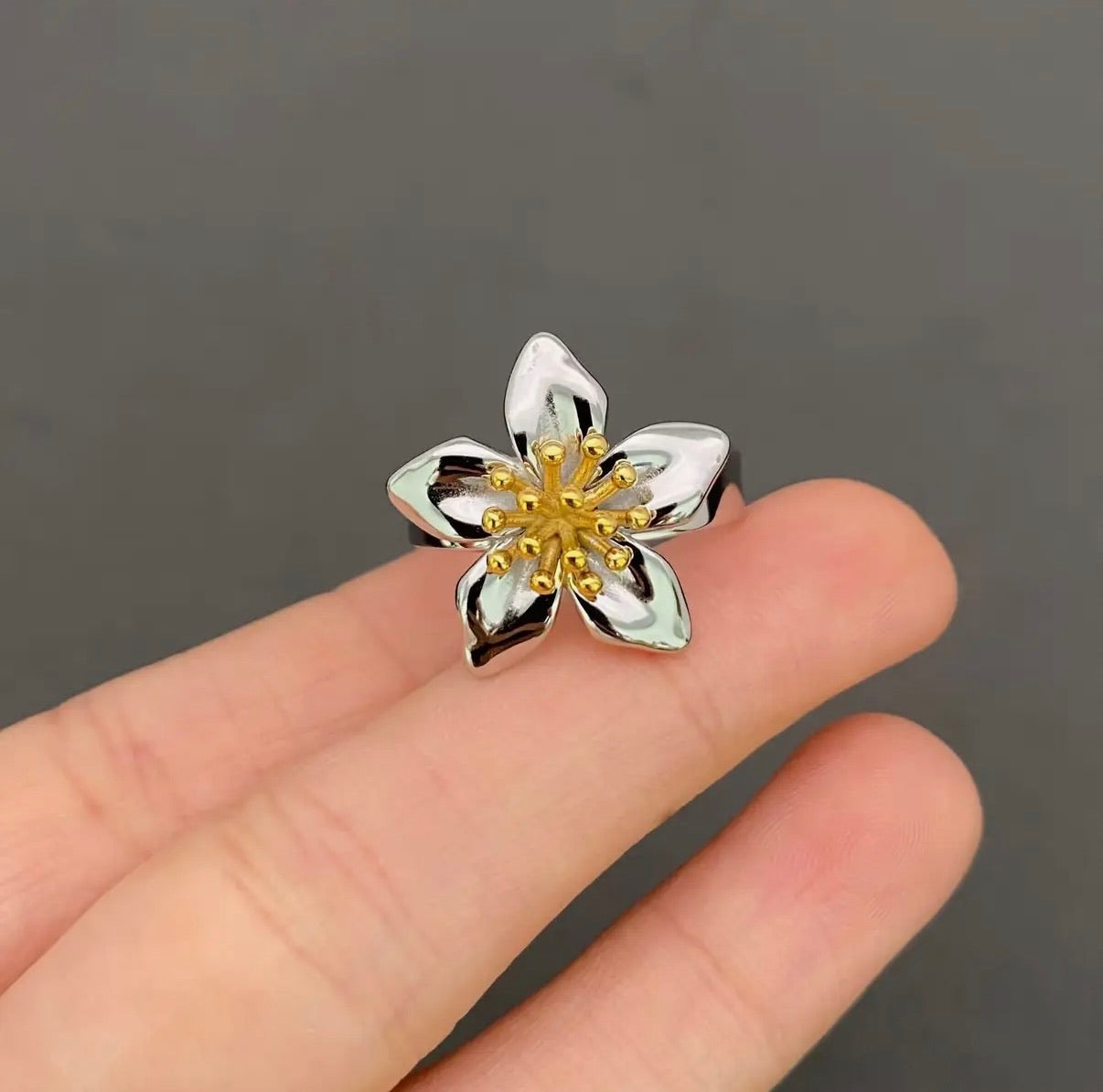 Two Tone Flower Ring