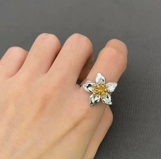 Two Tone Flower Ring