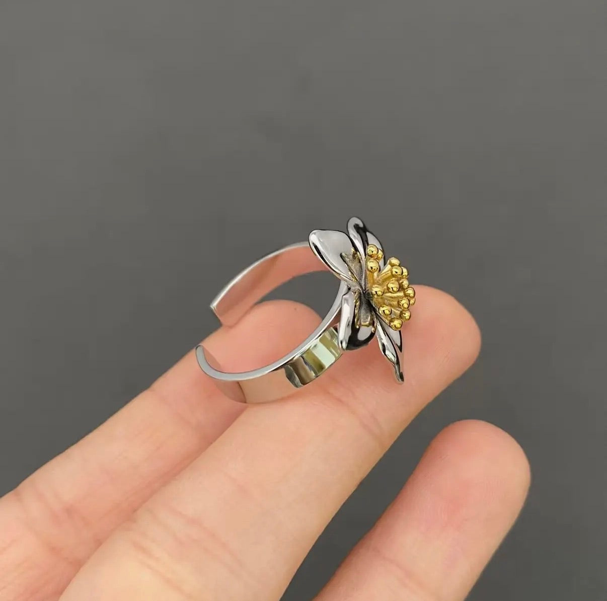 Two Tone Flower Ring