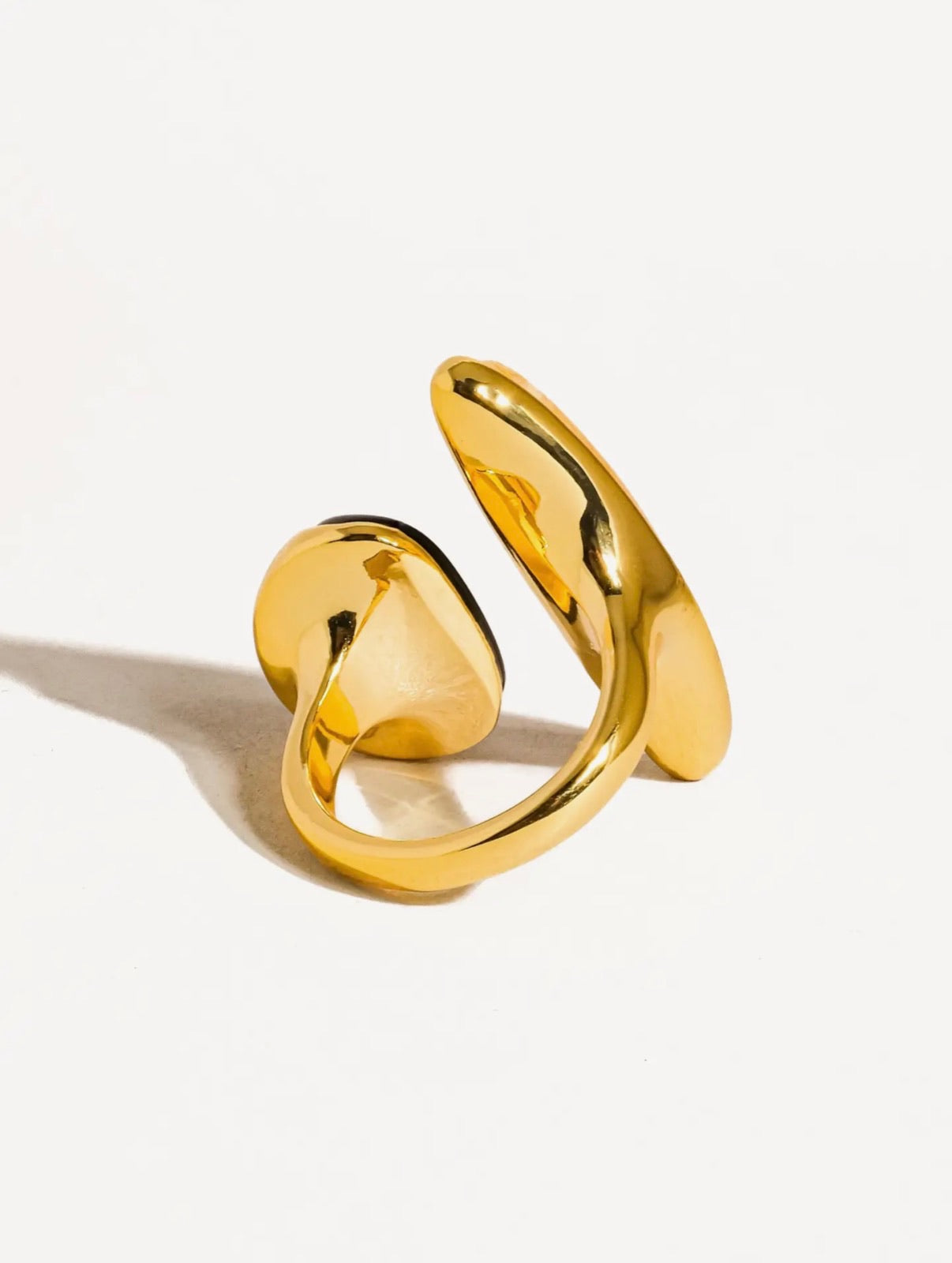 Christophe 18K Gold Vintage Black Agate Stone Ring