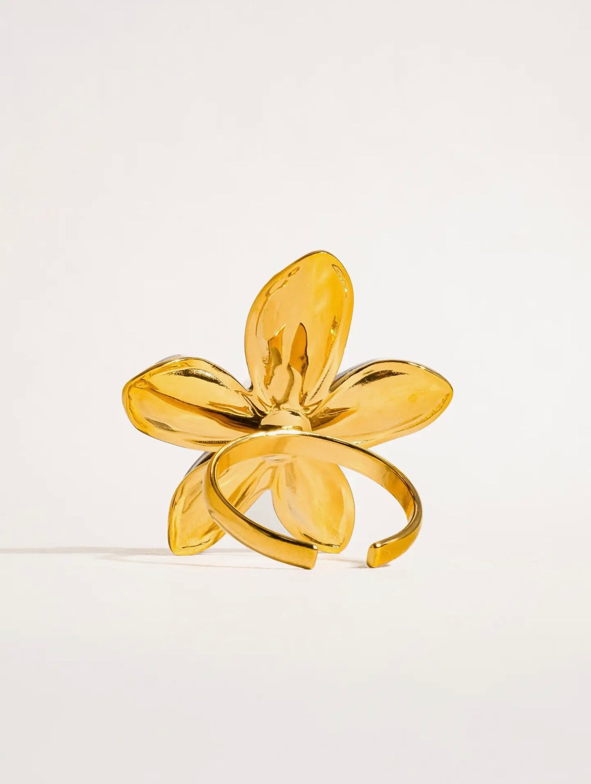 Killian 18K Gold Non-Tarnish Pearl Flower Ring