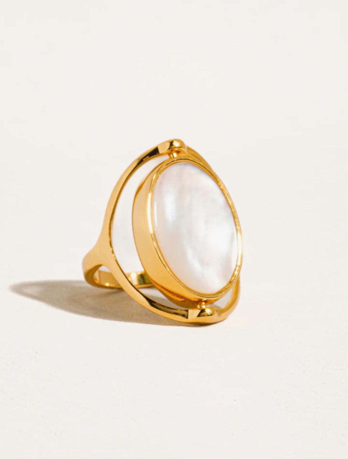 Violette 18K Gold Double-Sided Shell Ring