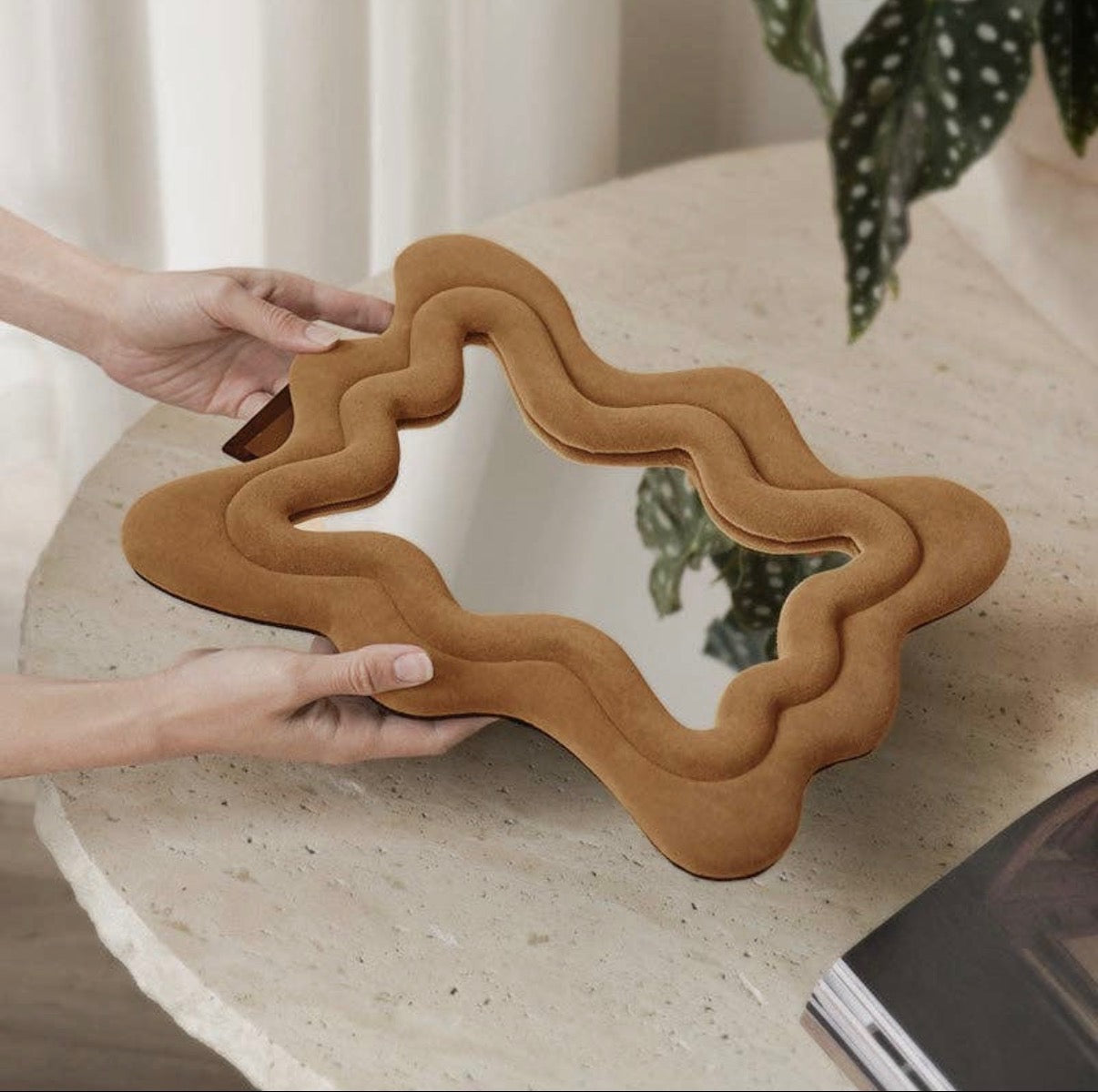 Curved Velvet Mirror - * 2 Colors *