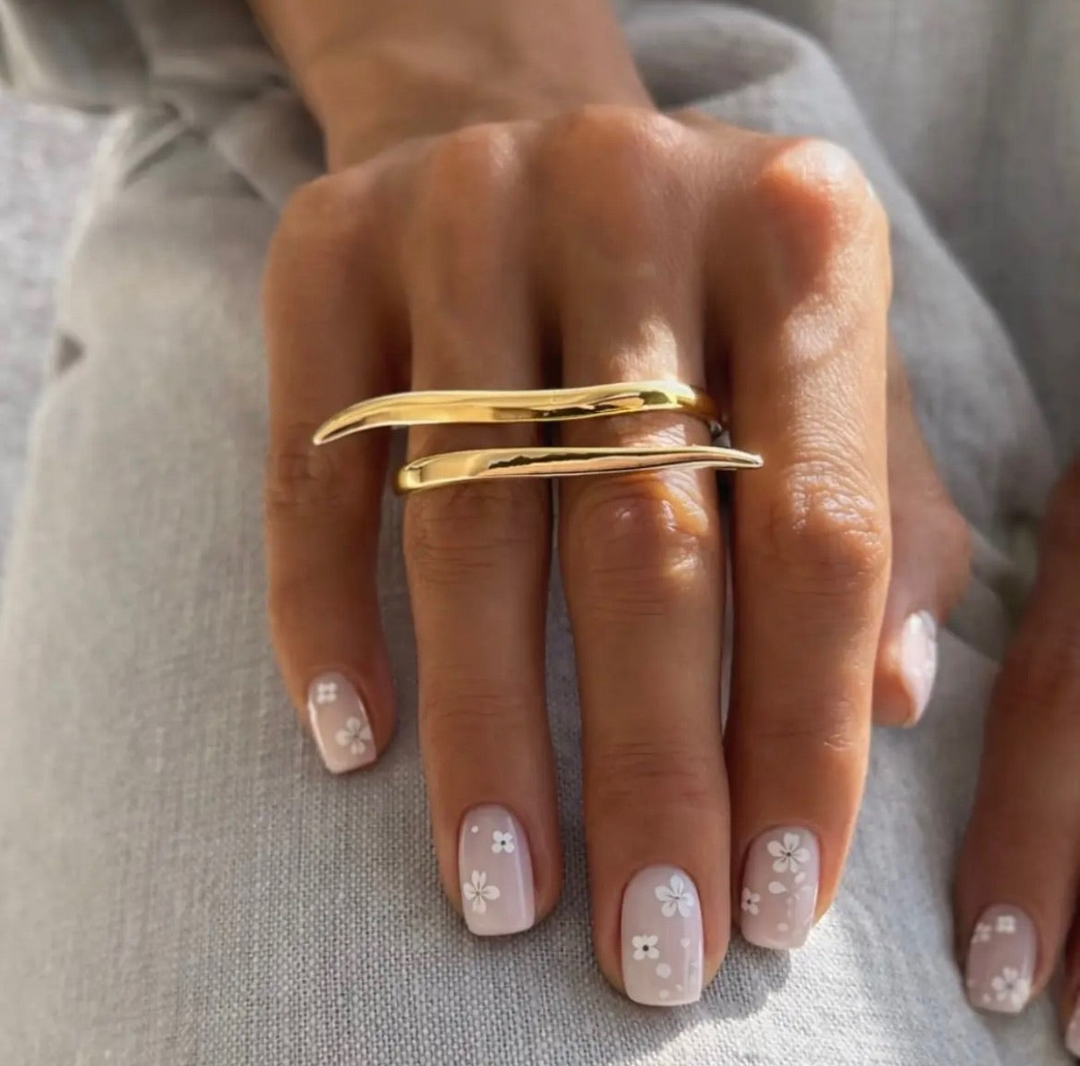 Double Avira Ring