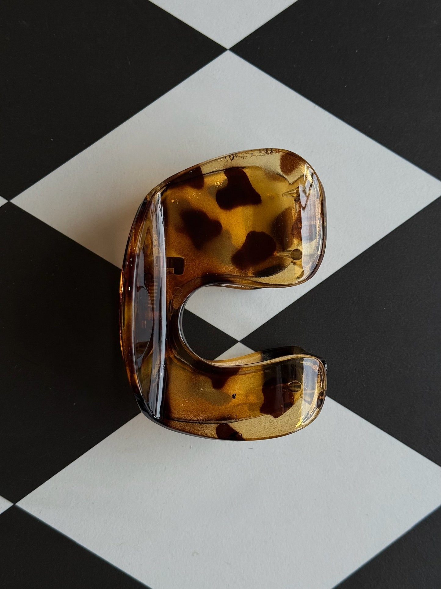 C-Shaped Medium Claw Clip - * Multiple Options *
