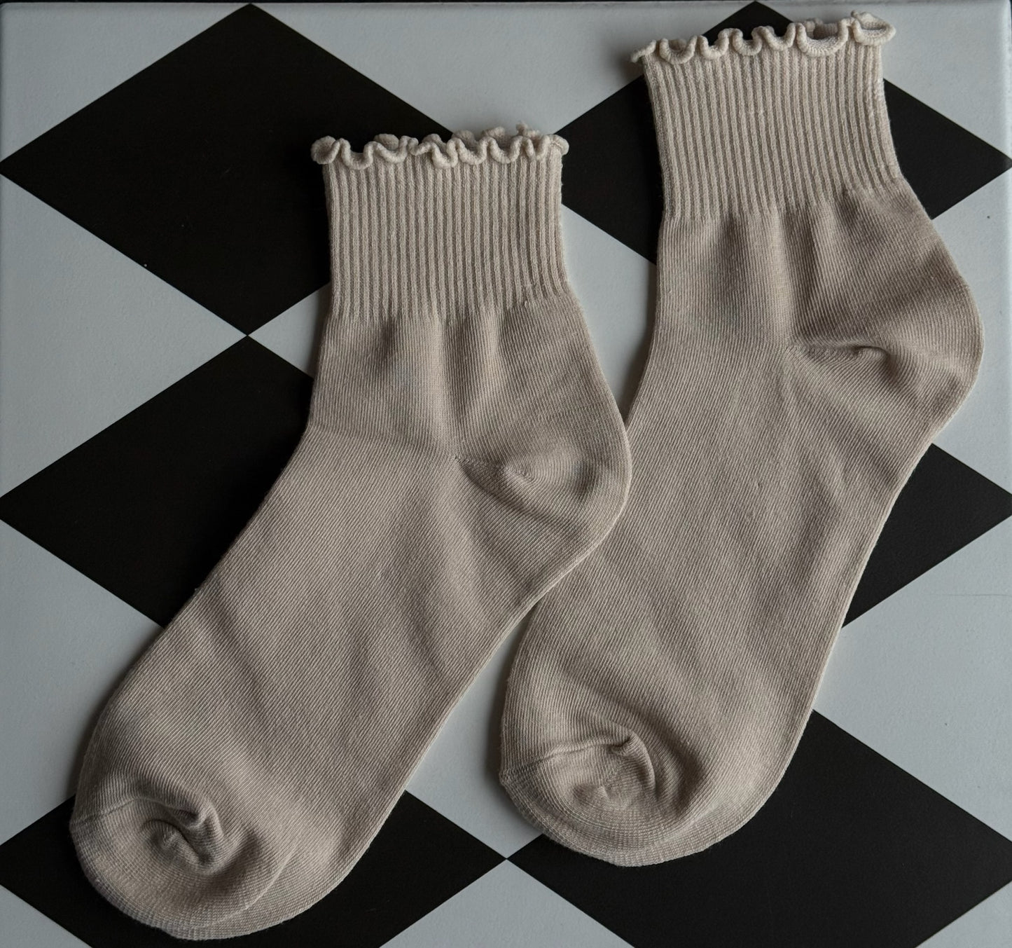 Lettuce-Edge Ankle Socks - * Multiple Colors *