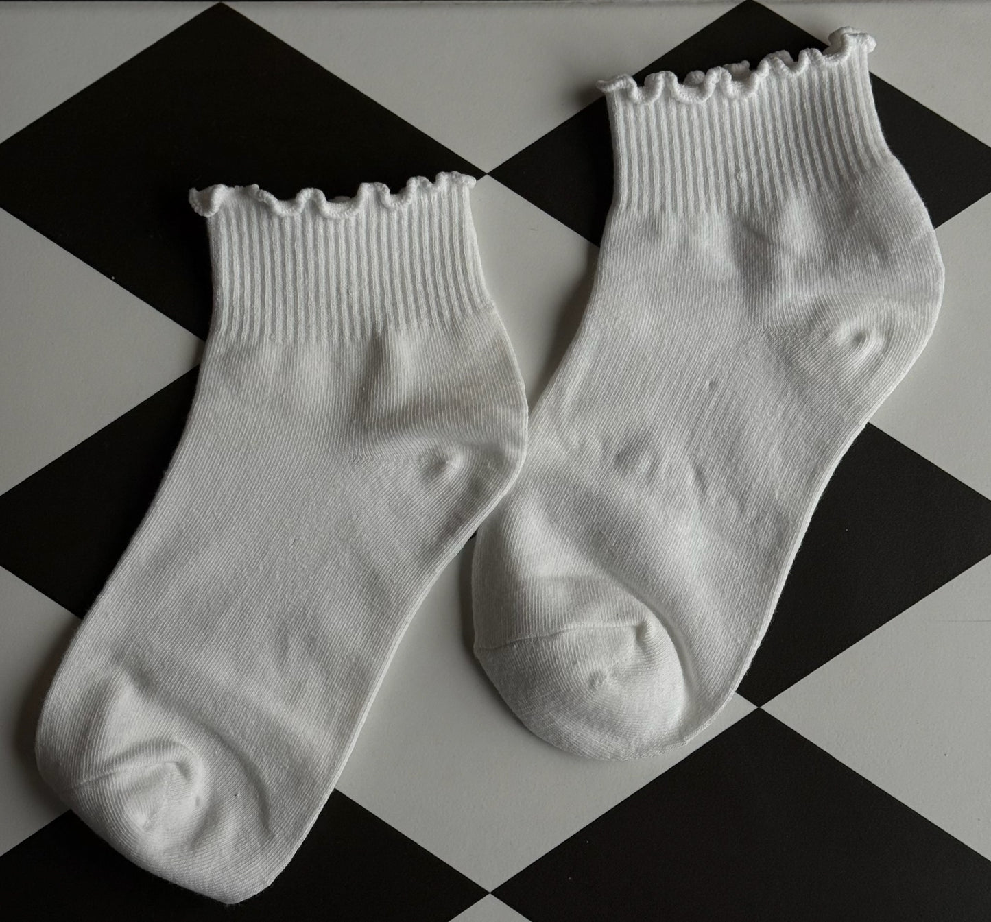 Lettuce-Edge Ankle Socks - * Multiple Colors *