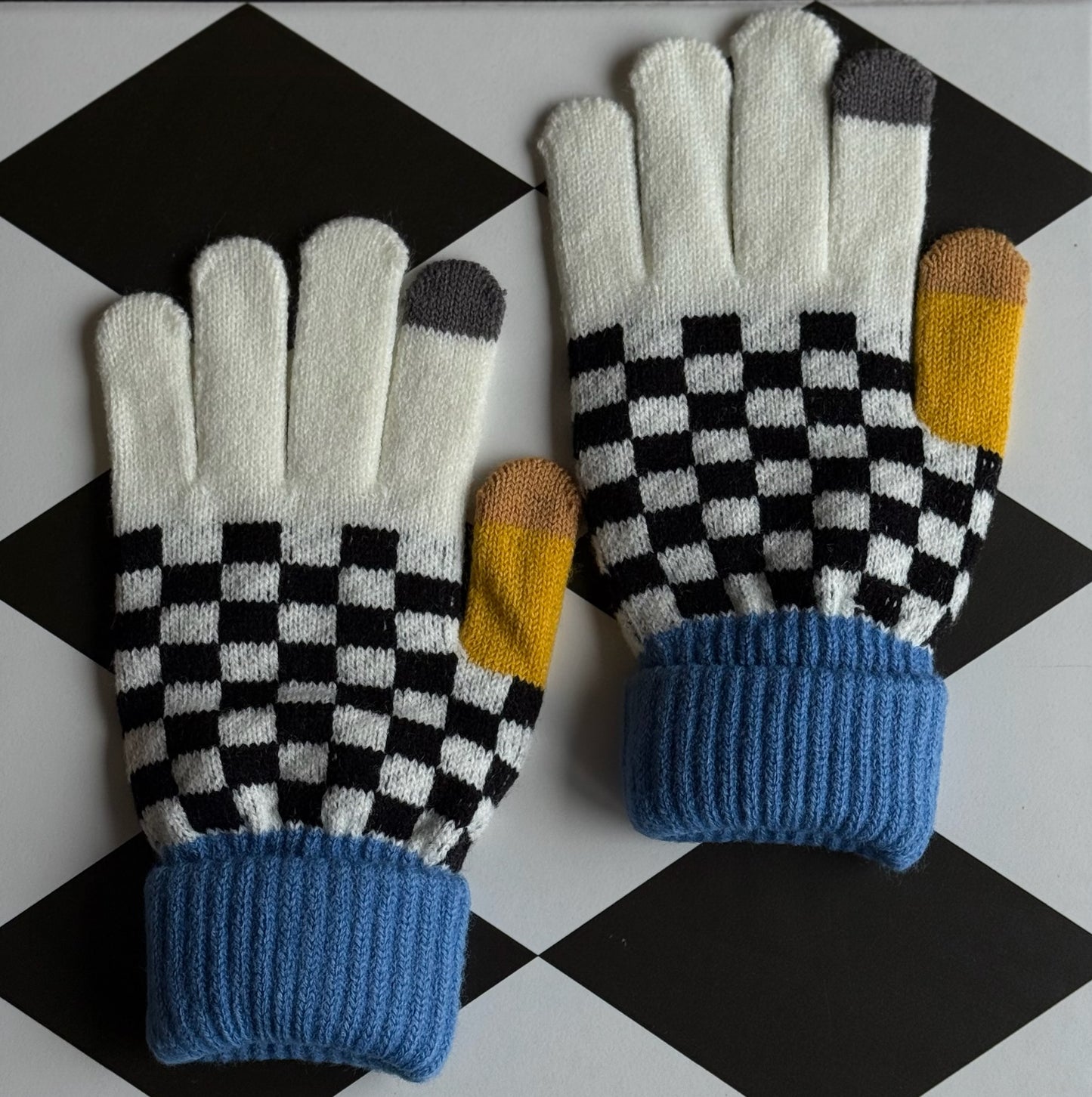 Checkered Print Gloves - * Multiple Options *
