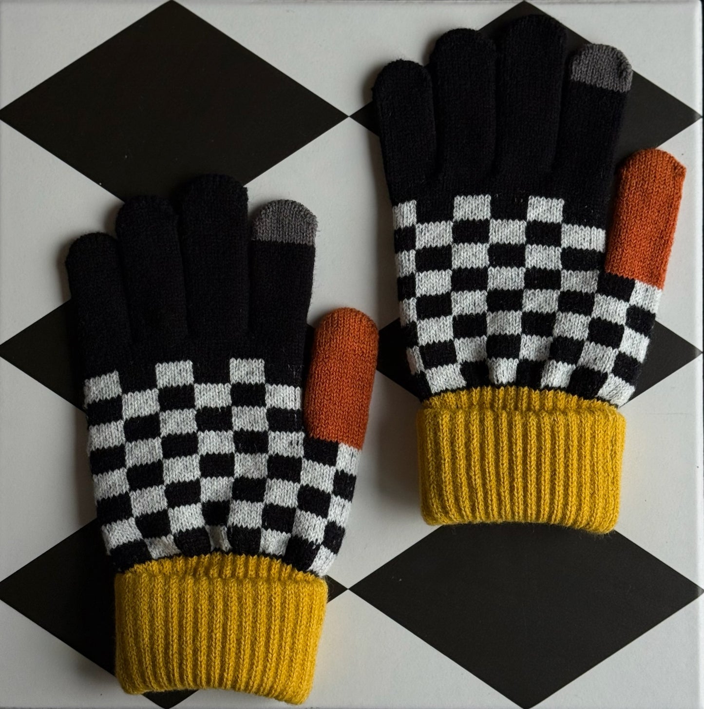 Checkered Print Gloves - * Multiple Options *