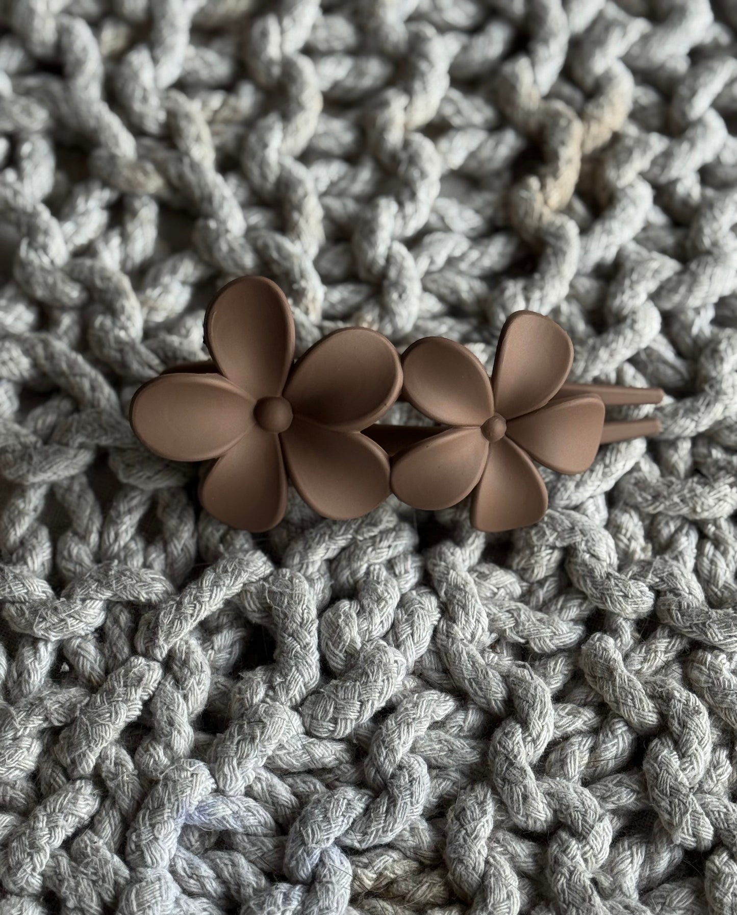 Flower Matte Flat Lay Clip - * Multiple Colors *