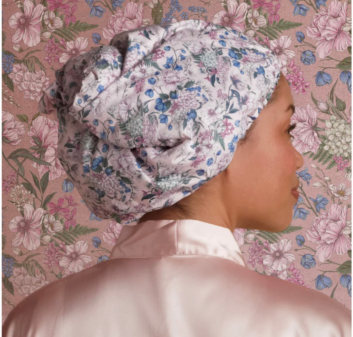 Bridgerton x Kitsch Satin-Lined Flexi Shower Cap in Wisteria