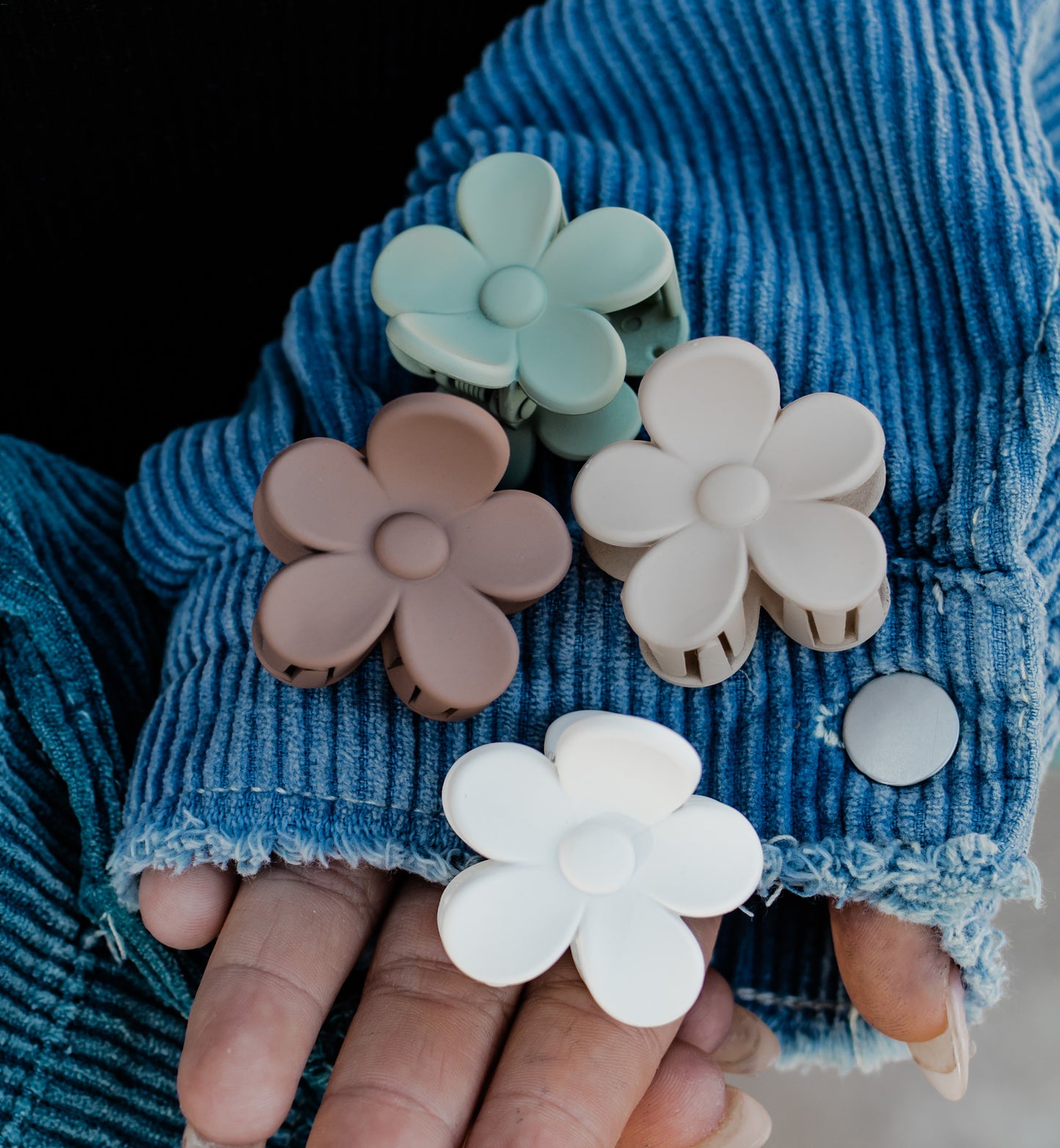 Gen-Z Could Never Mini Flower Claw *multiple options*