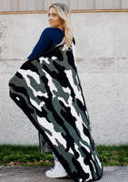 Comfy Luxe Camo Blanket - Green