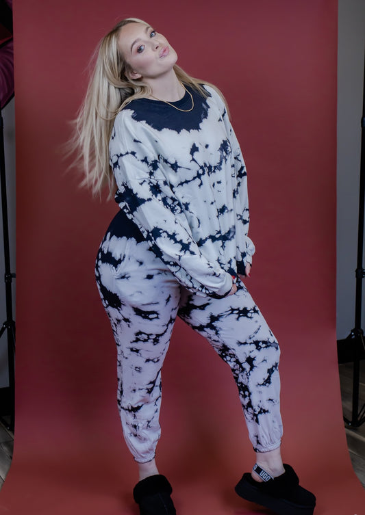 The Cool Girl Sweatsuit - Black & White