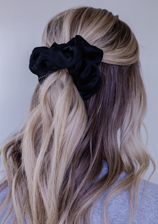 Silk Jumbo Scrunchie *Black*